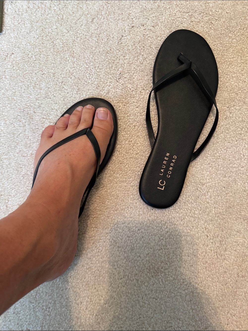 LC Lauren Conrad Black Slim-Strap Flip Sandals